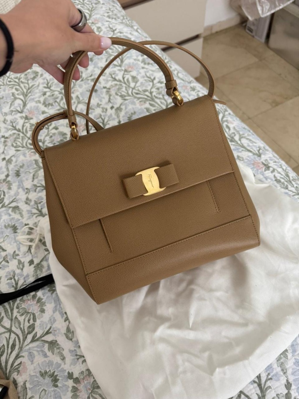 Salvatore Ferragamo Taupe Leather Top-Handle Crossbody with Gold Gancini - Picture 2 of 4
